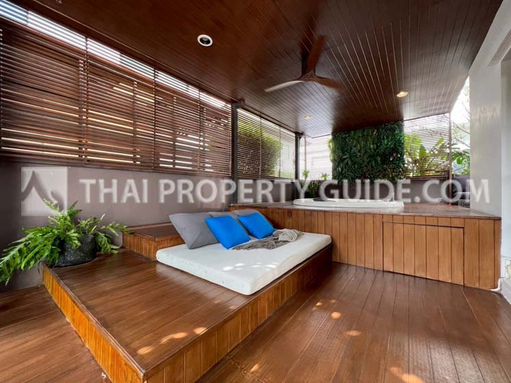 House with Shared Pool in Bangnatrad 